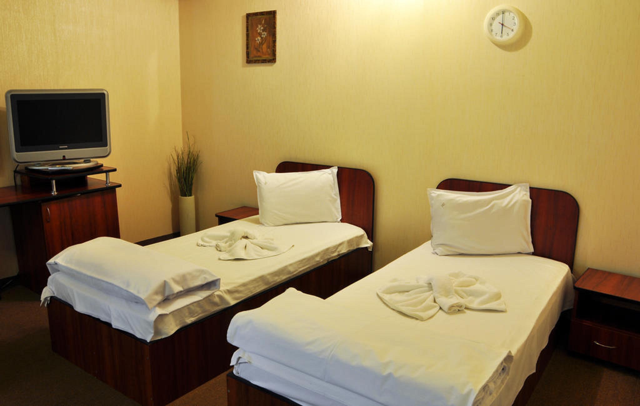 Hotel Charter Otopeni Exteriér fotografie