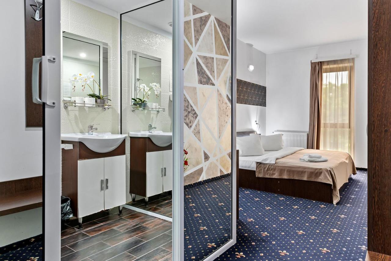Hotel Charter Otopeni Exteriér fotografie