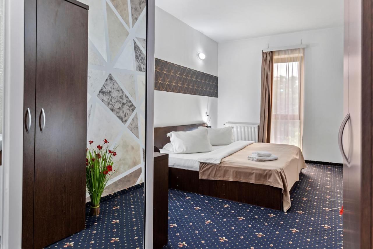 Hotel Charter Otopeni Exteriér fotografie