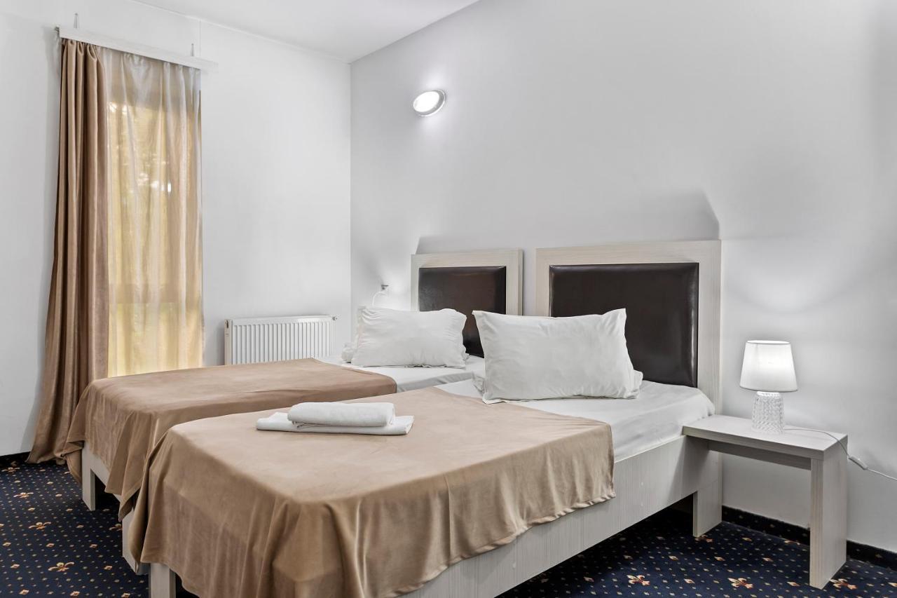 Hotel Charter Otopeni Exteriér fotografie