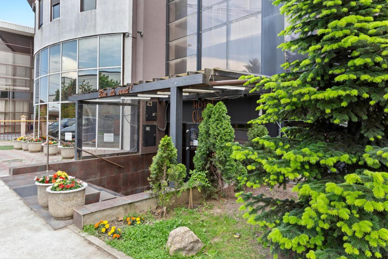 Hotel Charter Otopeni Exteriér fotografie