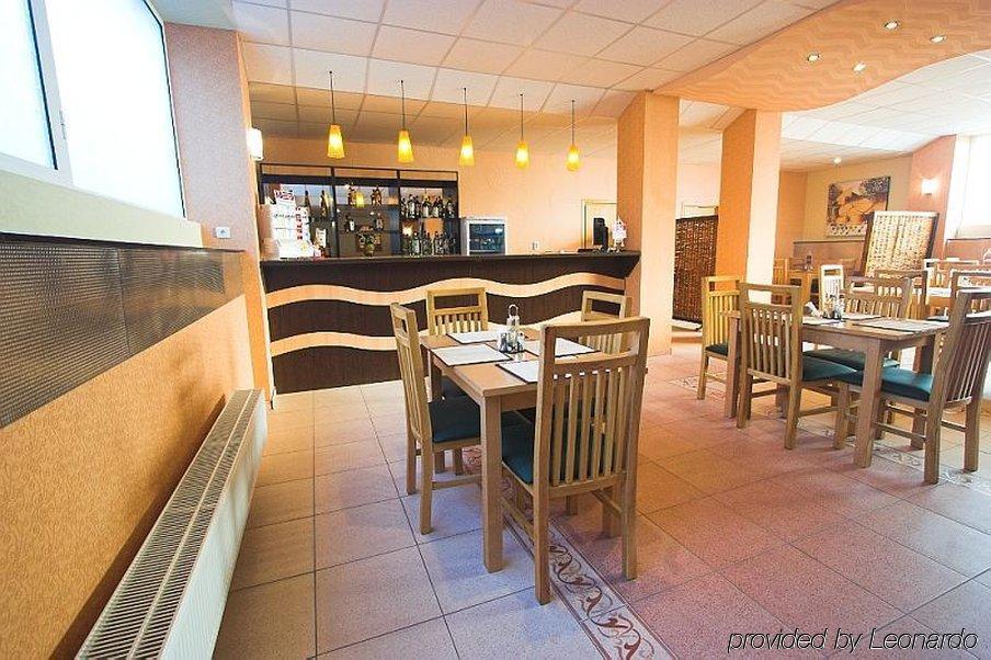 Hotel Charter Otopeni Restaurace fotografie